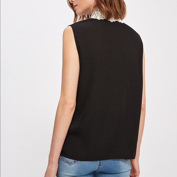 🆕🍒Black sleeveless tie neck blouse w/lace collar - Picture 3 of 6